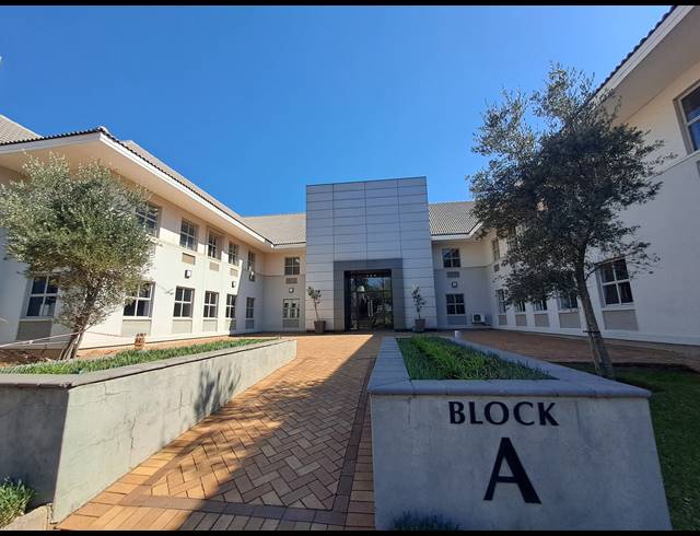 281M² OFFICE TO LET IN HYDE PARK